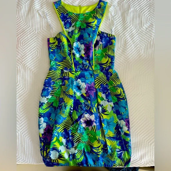 Forever New | Dresses | Stunning Sexy Cocktail Dress Base Color Neon Green  Tropical Floral Print | Poshmark